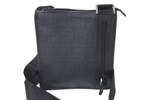 画像をギャラリービューアに読み込む, FENDI フェンディ ショルダーバッグ 斜め掛けバッグ ズッカ サコッシュ 7VA204 PVC レザー ブラック シルバー金具 美品 中古 4c071146