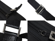 画像をギャラリービューアに読み込む, FENDI フェンディ ショルダーバッグ 斜め掛けバッグ ズッカ サコッシュ 7VA204 PVC レザー ブラック シルバー金具 美品 中古 4c071146