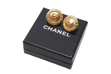 Load image into Gallery viewer, 極美品 CHANEL シャネル ココマーク イヤリング ゴールド GP 17.2g ロゴ アクセサリー ジュエリー 小物 中古 4c071159