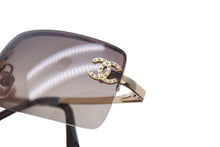 Load image into Gallery viewer, 極美品 CHANEL シャネル リムレスサングラス 4104-B C.125/13 サイズ62◻︎15 120 ラインストーン ココマーク ブラウン 中古 4c071271