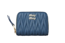 Load image into Gallery viewer, MIU MIU ミュウミュウ leather zip around wallet レザー ジップアラウンド キルティング 財布 ブルー 美品 中古 4c071406