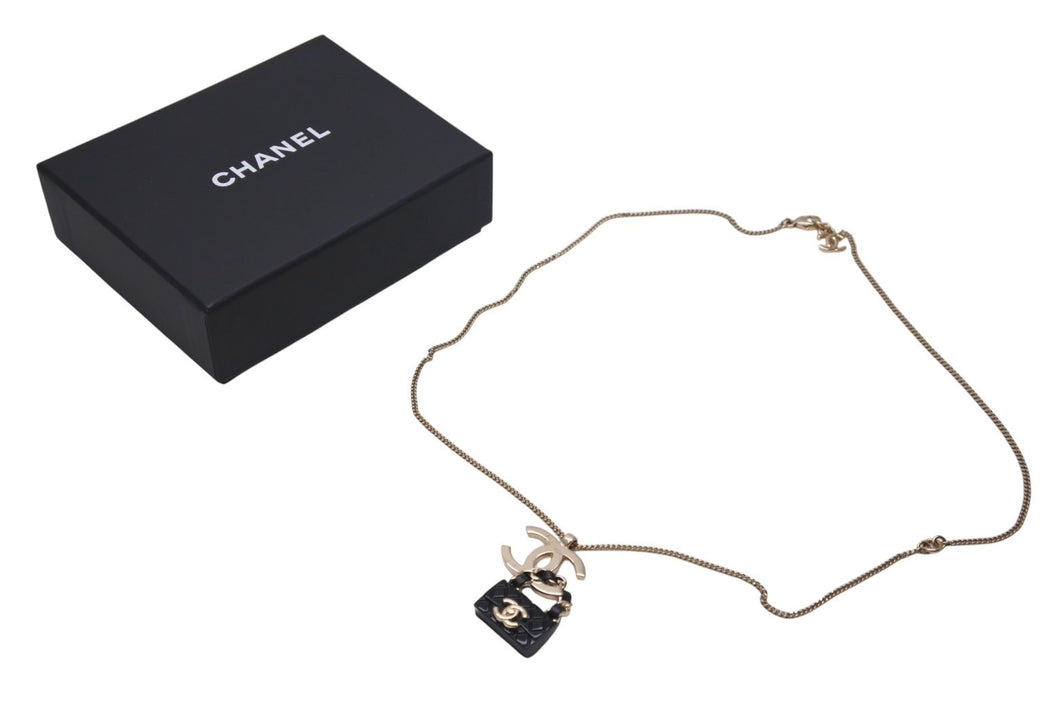 CHANEL シャネル ネックレス B23C刻印 約16.8g 全長約60cm ココマーク マトラッセ ゴールド ブラック メタル レザー レジン 美品 中古 4c071424