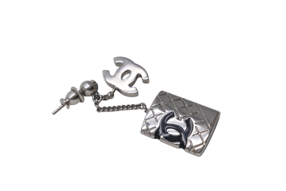 CHANEL Earrings Both Ears Here Mark Dangle 95C Made in Italy Metal Silver Black Silver Hardware Good Condition Used 4c071430