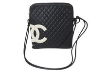 Load image into Gallery viewer, CHANEL シャネル ラージポシェット ショルダーバッグ A25179 8番台 ココマーク ソフトカーフスキン シルバー金具 美品 中古 4c071442