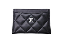 Load image into Gallery viewer, CHANEL シャネル ラムスキン タイムクラシック マトラッセ カードケース ブラック ランダム 美品 中古 4c071508