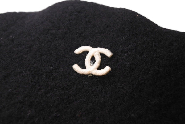 CHANEL Chanel beret hat here mark embroidery black white felt Head circumference approx. 55cm Good condition Used 4c071547