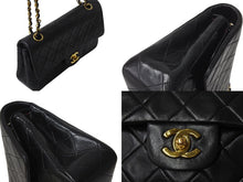 Load image into Gallery viewer, CHANEL シャネル マトラッセ23 Wフラップ チェーン ショルダーバッグ ラムスキン 1番台 ブラック ゴールド金具 美品 中古 4c071594
