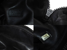 Load image into Gallery viewer, CHANEL シャネル ポーチ スポーツライン ココマーク 7番台 ブラック ナイロン ブラック金具 ロゴ 美品 中古 4c071596