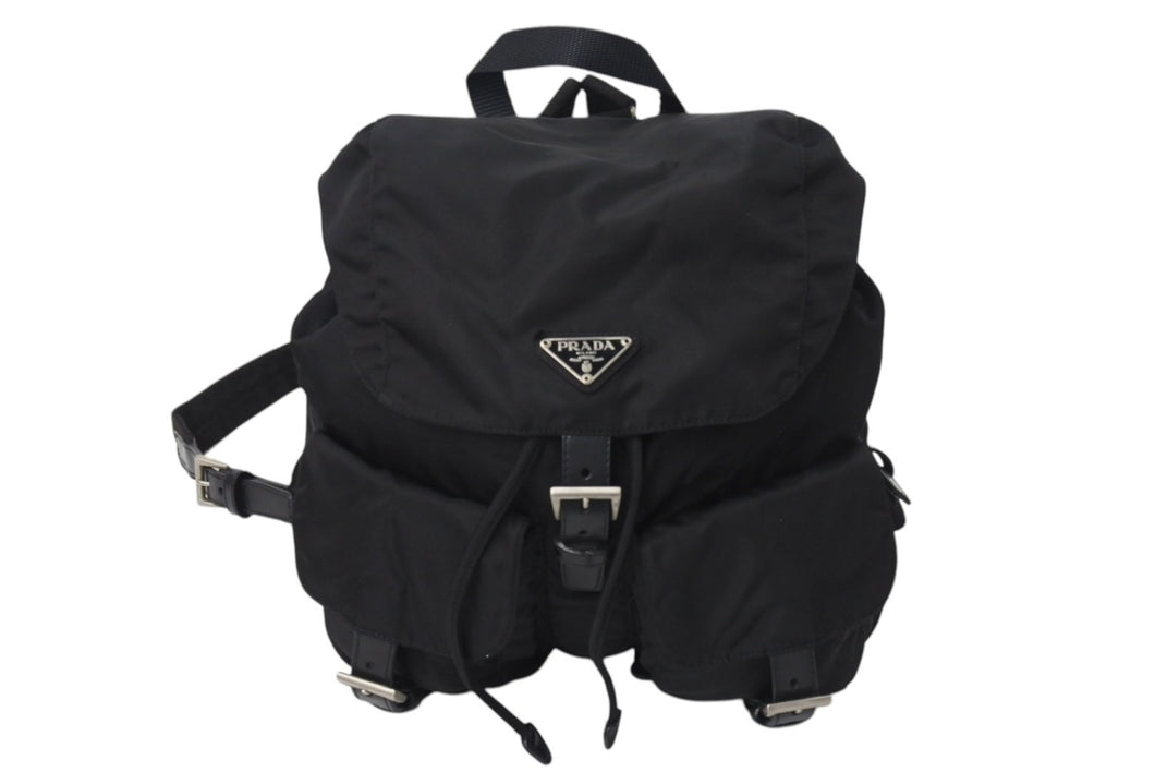 PRADA プラダ リュック デイパック トライアングルロゴ B2811 ナイロン シルバー金具 カーキ 美品 中古 4c071599