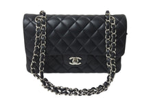 Load image into Gallery viewer, 極美品 CHANEL シャネル Wフラップ 23 ショルダーバッグ ラムスキン ランダム マトラッセ シルバー金具 ブラック 中古 4c071614