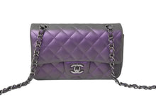 Load image into Gallery viewer, 新品同様 CHANEL シャネル 横長 20cm ショルダーバッグ A69900 24番台 ミニマトラッセ ブラックシェル ショルダーチェーン ラムスキン 中古 4c071623
