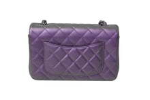 Load image into Gallery viewer, 新品同様 CHANEL シャネル 横長 20cm ショルダーバッグ A69900 24番台 ミニマトラッセ ブラックシェル ショルダーチェーン ラムスキン 中古 4c071623