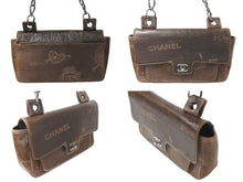 Load image into Gallery viewer, CHANEL シャネル チェーンショルダーバッグ アイコンモチーフ クルーズライン 8番台 2003年 ブラウン シルバー 美品 中古 4c071624