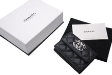 Load image into Gallery viewer, 新品未使用 CHANEL シャネル シャネル19 スモールフラップ ウォレット AP3711 三つ折り財布 ココマーク ブラック キャビアスキン 中古 4c071641
