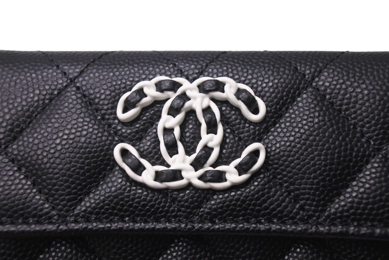 新品未使用 CHANEL シャネル シャネル19 スモールフラップ ウォレット AP3711 三つ折り財布 ココマーク ブラック キャビアスキン 中古  4c071641 – Casanova Vintage