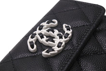 Load image into Gallery viewer, 新品未使用 CHANEL シャネル シャネル19 スモールフラップ ウォレット AP3711 三つ折り財布 ココマーク ブラック キャビアスキン 中古 4c071641