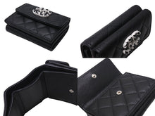 Load image into Gallery viewer, 新品未使用 CHANEL シャネル シャネル19 スモールフラップ ウォレット AP3711 三つ折り財布 ココマーク ブラック キャビアスキン 中古 4c071641