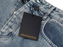 Load image into Gallery viewer, 新品未使用 LOUIS VUITTON ルイヴィトン 1AGING モノグラムデニム ダメージ パンツ RM251MM PNB HSD18W サイズ30 中古 4c071664