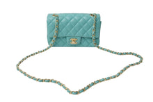 Load image into Gallery viewer, 極美品 CHANEL シャネル 横長 20cm ショルダーバッグ A69900 27番台 ミニマトラッセ ティファニーブルー ショルダーチェーン ラムスキン 中古 4c071694