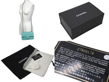 Load image into Gallery viewer, 極美品 CHANEL シャネル 横長 20cm ショルダーバッグ A69900 27番台 ミニマトラッセ ティファニーブルー ショルダーチェーン ラムスキン 中古 4c071694