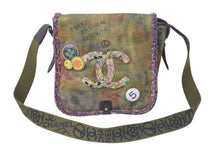Load image into Gallery viewer, 極美品 CHANEL シャネル エンブロイダリー グラフィティ ショルダーバッグ A92789 ココマーク 20番台 カーキ 中古 4c071699