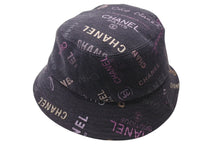 Load image into Gallery viewer, 極美品 CHANEL シャネル 22SS バケットハット ロゴデニム イタリア製 コットン ブラック マルチカラー サイズM 中古 4c071787