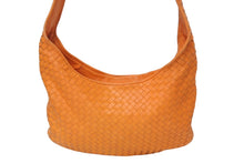 Load image into Gallery viewer, BOTTEGA VENETA ボッテガヴェネタ イントレチャート ショルダーバッグ オレンジ レザー ゴールド金具 美品 中古 4c071843