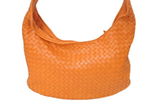 Load image into Gallery viewer, BOTTEGA VENETA ボッテガヴェネタ イントレチャート ショルダーバッグ オレンジ レザー ゴールド金具 美品 中古 4c071843