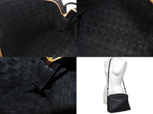 Load image into Gallery viewer, BOTTEGA VENETA ボッテガヴェネタ スモール カメラバッグ ショルダーバッグ 723548 イントレチャート ブラック レザー 美品 中古 4c071847