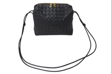 Load image into Gallery viewer, BOTTEGA VENETA ボッテガヴェネタ スモール カメラバッグ ショルダーバッグ 723548 イントレチャート ブラック レザー 美品 中古 4c071847