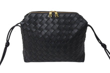 Load image into Gallery viewer, BOTTEGA VENETA ボッテガヴェネタ スモール カメラバッグ ショルダーバッグ 723548 イントレチャート ブラック レザー 美品 中古 4c071847