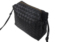 Load image into Gallery viewer, BOTTEGA VENETA ボッテガヴェネタ スモール カメラバッグ ショルダーバッグ 723548 イントレチャート ブラック レザー 美品 中古 4c071847