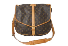 Load image into Gallery viewer, LOUIS VUITTON ルイヴィトン ソミュール35 ショルダーバッグ モノグラム M42254 PVC ヌメ革 ブラウン ゴールド金具 美品 中古 4c071852