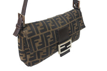 画像をギャラリービューアに読み込む, FENDI フェンディ マンマバケット ワンショルダーバッグ ズッカ柄 コットンキャンバス レザー シルバー金具 ブラウン 美品 中古 4c071854
