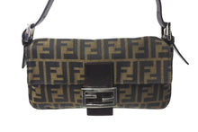 画像をギャラリービューアに読み込む, FENDI フェンディ マンマバケット ワンショルダーバッグ ズッカ柄 コットンキャンバス レザー シルバー金具 ブラウン 美品 中古 4c071884