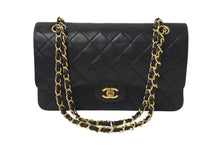 Load image into Gallery viewer, CHANEL シャネル マトラッセ25 チェーンショルダーバッグ 4番台 Wチェーン Wフラップ ココマーク ラムスキン ブラック 美品 中古 4c071896