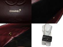 Load image into Gallery viewer, CHANEL シャネル マトラッセ25 チェーンショルダーバッグ 4番台 Wチェーン Wフラップ ココマーク ラムスキン ブラック 美品 中古 4c071896