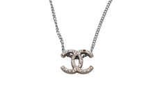 Load image into Gallery viewer, CHANEL シャネル ココマーク ラインストーン ネックレス 重量約4g 08A メタル シルバー ロゴ アクセサリー 美品 中古 4c071945