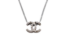 Load image into Gallery viewer, CHANEL シャネル ココマーク ラインストーン ネックレス 重量約4g 08A メタル シルバー ロゴ アクセサリー 美品 中古 4c071945