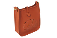 Load image into Gallery viewer, 新品未使用 HERMES エルメス エヴリン TPM ショルダーバッグ トリヨンクレマンス オレンジ ゴールド金具 B刻印 2023年製 中古 4c071965