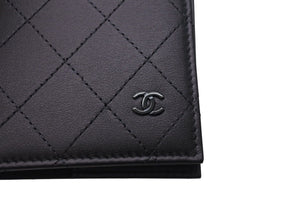 未使用 CHANEL シャネル パスポートケース マトラッセ ココマーク ラムスキン ブラック ソーブラック ランダム 中古 4c071982