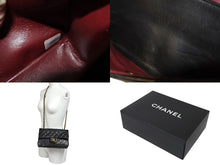 Load image into Gallery viewer, CHANEL シャネル マトラッセ23 Wフラップ チェーン ショルダーバッグ ラムスキン 2番台 ブラック ゴールド金具 美品 中古 4c072433