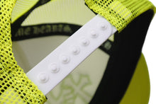 画像をギャラリービューアに読み込む, 新品未使用 CHROME HEARTS クロムハーツ トラッカーキャップ CHクロスパッチ ONE SIZE メッシュ イエロー シルバー925 中古 4c072443