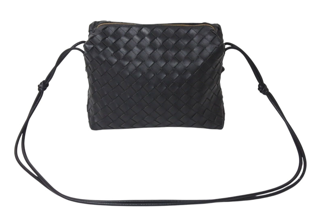 BOTTEGA VENETA ボッテガヴェネタ イントレチャート ショルダーバッグ 723548 ブラック レザー ゴールド金具 美品 中古  4c072472 – Casanova Vintage