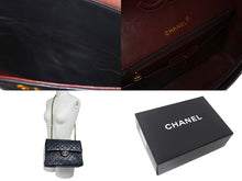 Load image into Gallery viewer, CHANEL シャネル マトラッセ25 ダブルフラップ ショルダーバッグ 1番台 ラムスキン ネイビー ワインレッド ゴールド 美品 中古 4c072487