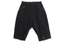 Load image into Gallery viewer, Y-3 ワイスリー サルエル ワイド パンツ 七分丈 サンプル ブラック コットン アディダス 撥水加工 ロゴ ボトムス サイズM 美品 中古 4c072598