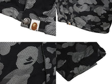 Load image into Gallery viewer, A BATHING APE アベイシングエイプ BAPE 総柄 マウンテンパーカー フーデッド ジップアップ ジャケット 001LJE301013X 美品 中古 4c072618