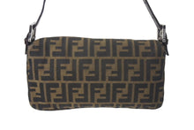 画像をギャラリービューアに読み込む, FENDI フェンディ マンマバケット ワンショルダーバッグ ズッカ柄 コットンキャンバス レザー シルバー金具 ブラウン 美品 中古 4c072640