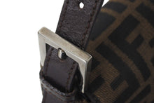 画像をギャラリービューアに読み込む, FENDI フェンディ マンマバケット ワンショルダーバッグ ズッカ柄 コットンキャンバス レザー シルバー金具 ブラウン 美品 中古 4c072640