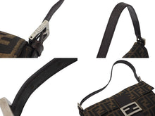 画像をギャラリービューアに読み込む, FENDI フェンディ マンマバケット ワンショルダーバッグ ズッカ柄 コットンキャンバス レザー シルバー金具 ブラウン 美品 中古 4c072640